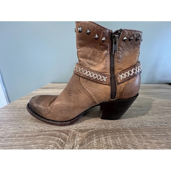 Lucchese M6048 Studded Harness Ankle Booties Tan Leather 7.5 B - Picture 2 of 9